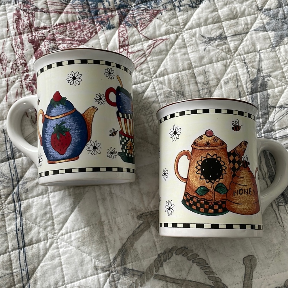 Set of Nantucket Mugs.